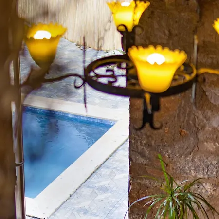 Yediburunlar Lighthouse Boutique And Restaurant ホテル 4*